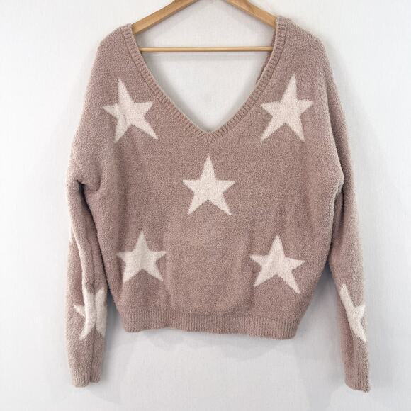 Francesca's Collections Sweaters - Francesca's Collections Pink V-Neck Sweater with White Stars